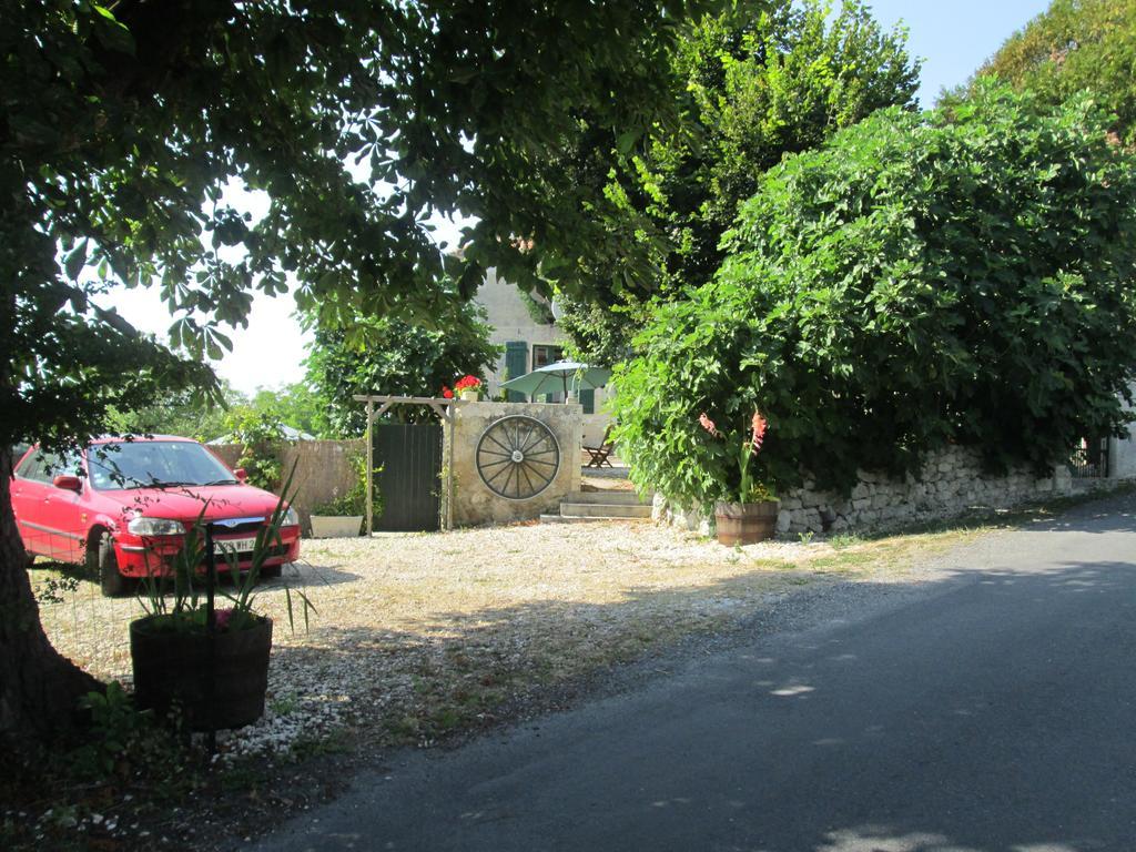 Le Petit Lavoir Saint-Paul-Lizonne Exteriér fotografie
