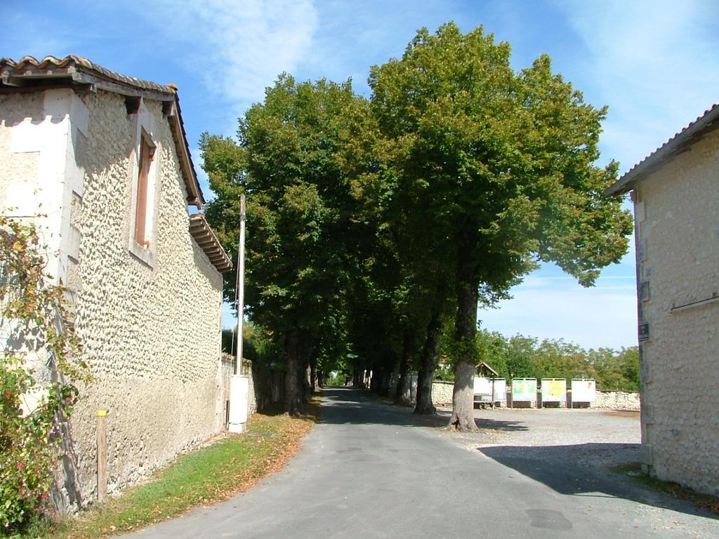 Le Petit Lavoir Saint-Paul-Lizonne Exteriér fotografie
